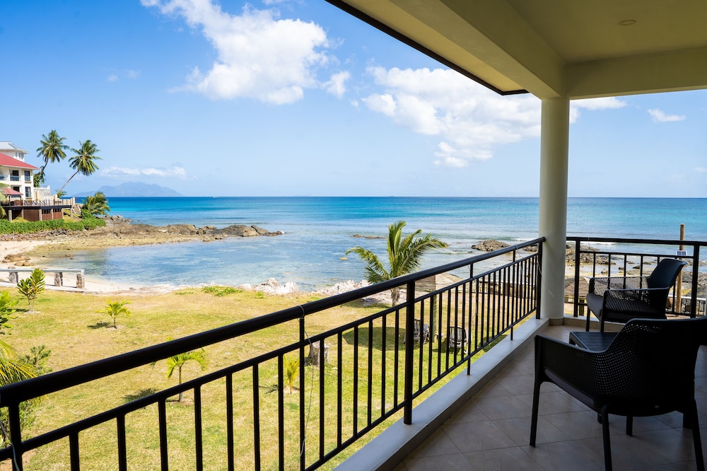 Superior Apartment, Sea View, Beachside photo 3