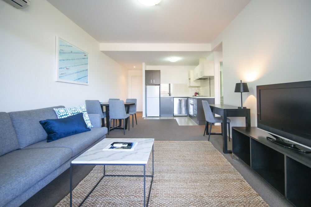 One Bedroom Superior Apartment - Photo 5