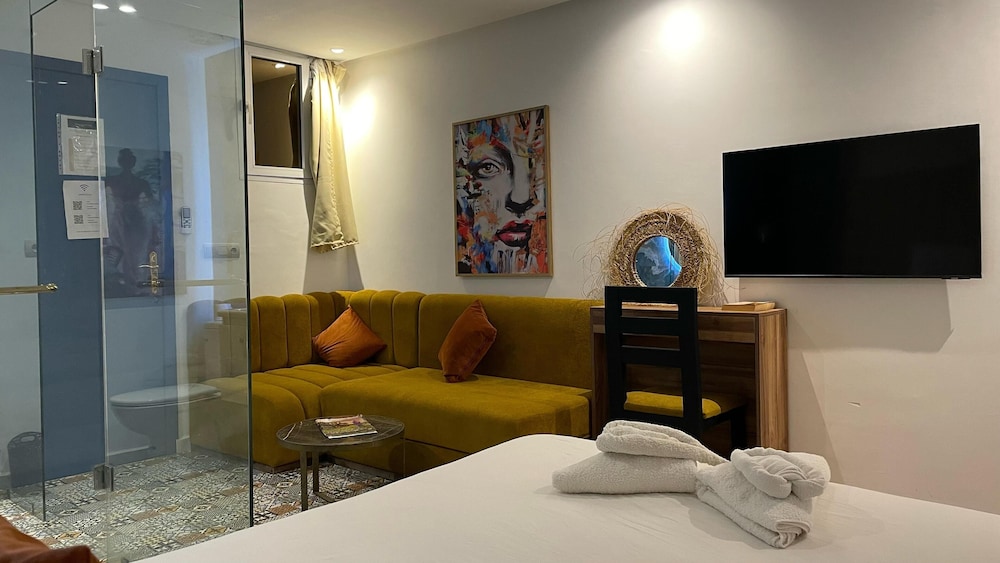 Premier Studio Suite photo 3