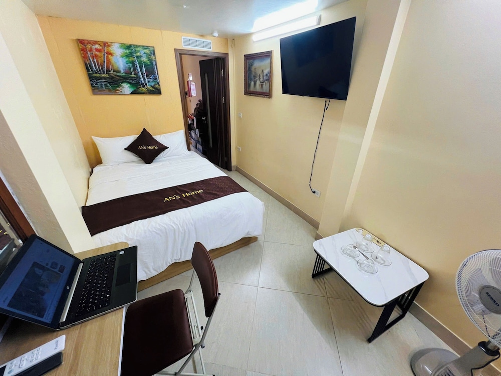 Standard Room, 1 King Bed, Non Smoking, No Windows
