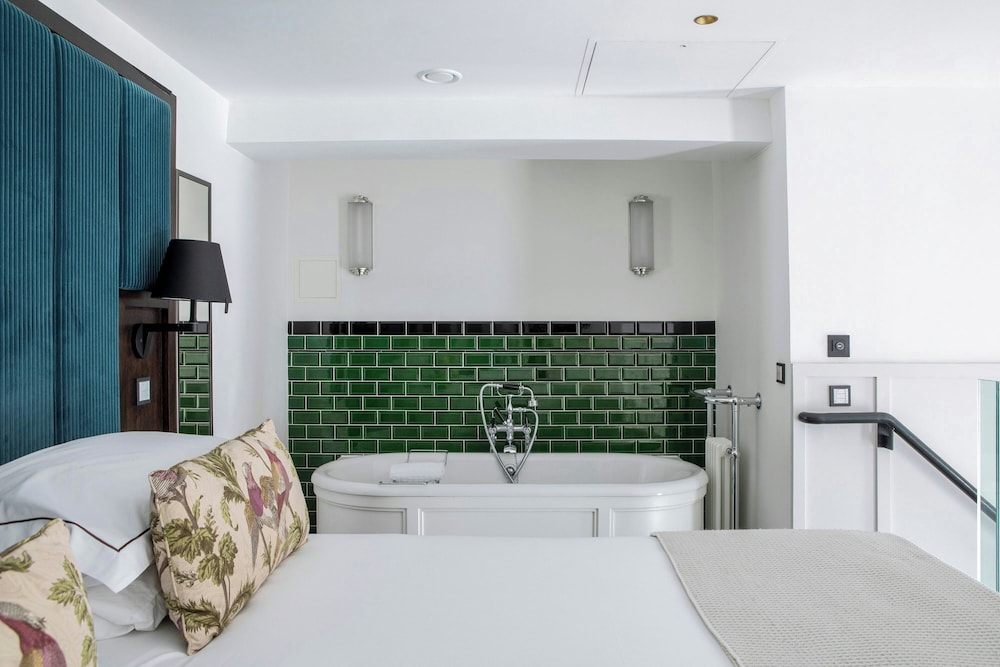 Suite, 1 Bedroom photo 2