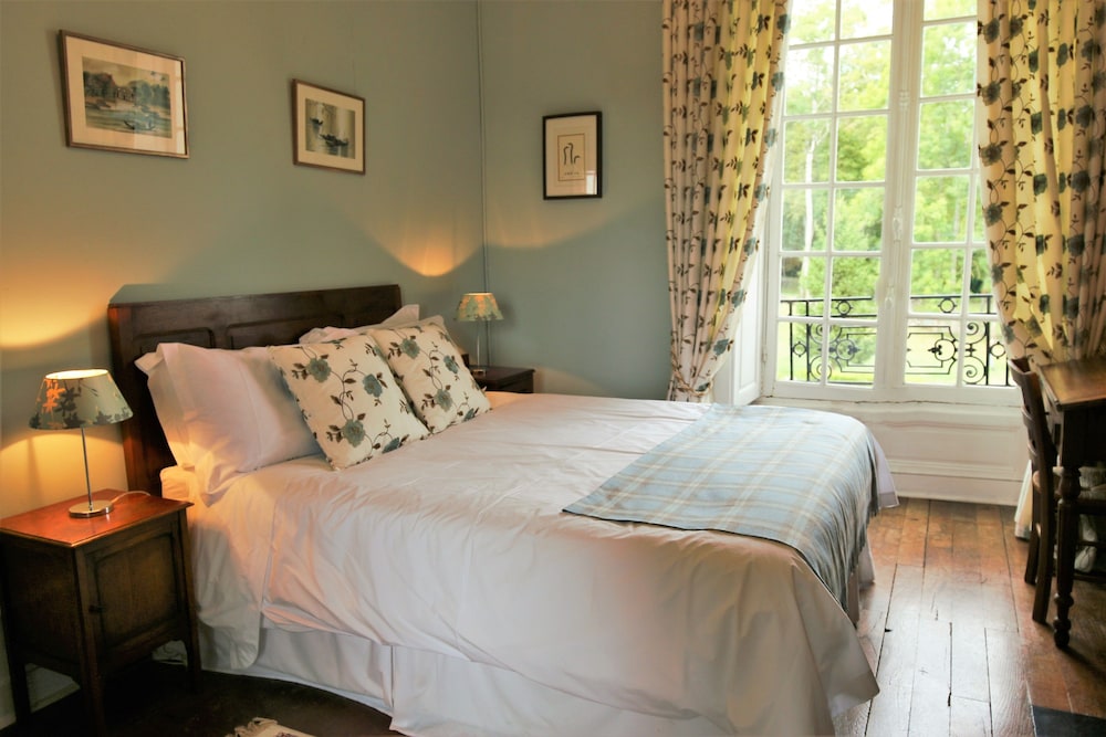Standard Double Room, 1 King Bed, Bathtub photo 1