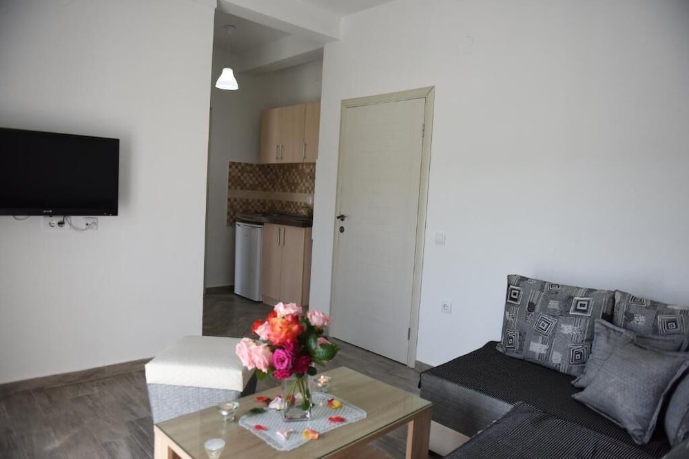 Basic Apartment, Multiple Beds, Non Smoking, Kitchen
