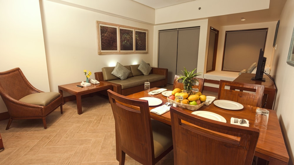 Executive Suite - Photo 5
