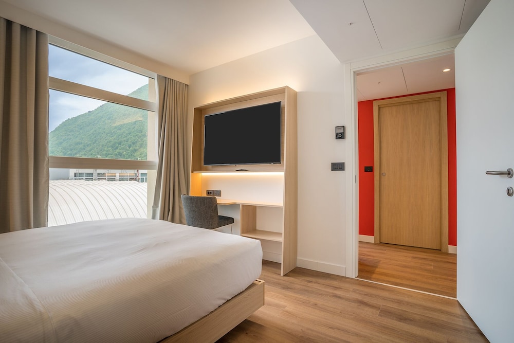 Family Room, 1 King Bed