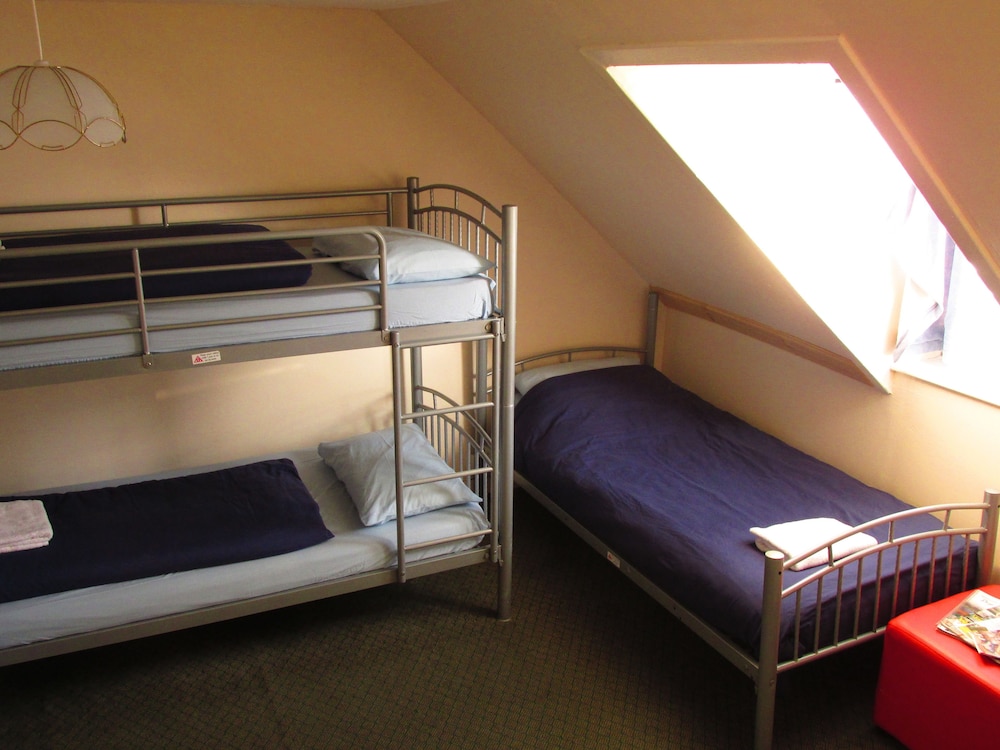 Shared Dormitory, Men only, Shared Bathroom photo 2