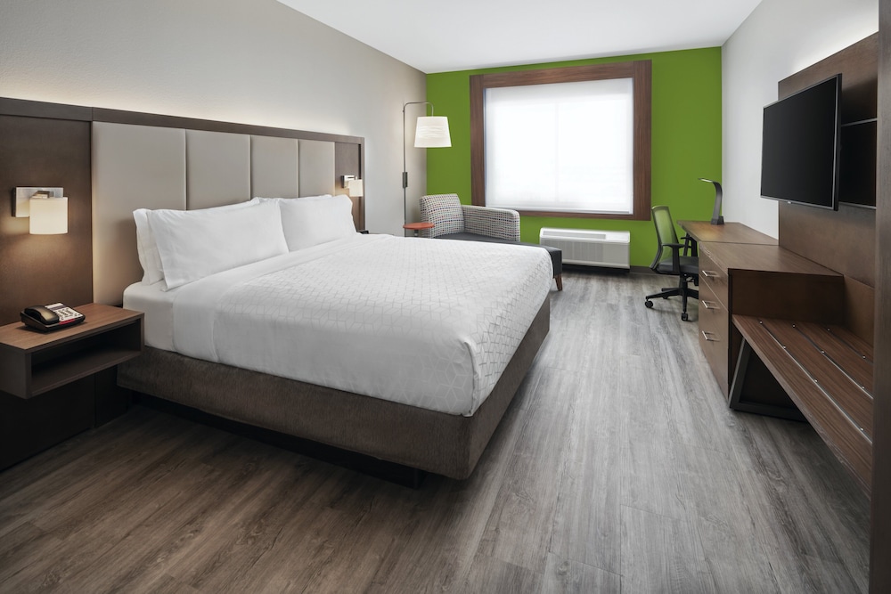 Suite, 1 King Bed, Accessible (Communications) - Photo 3