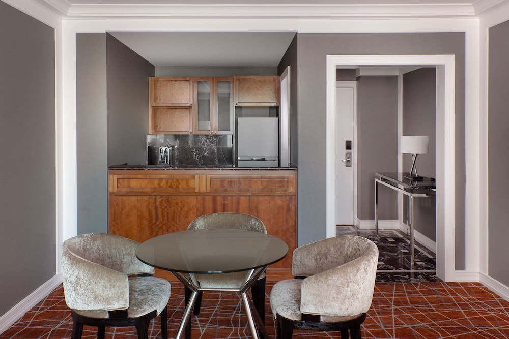Executive Suite, 1 Bedroom - Photo 5