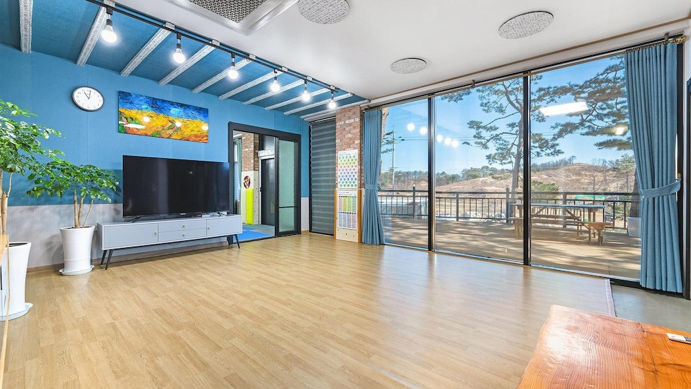 Basic Room, 2 Bedrooms (Pinekids (1F))