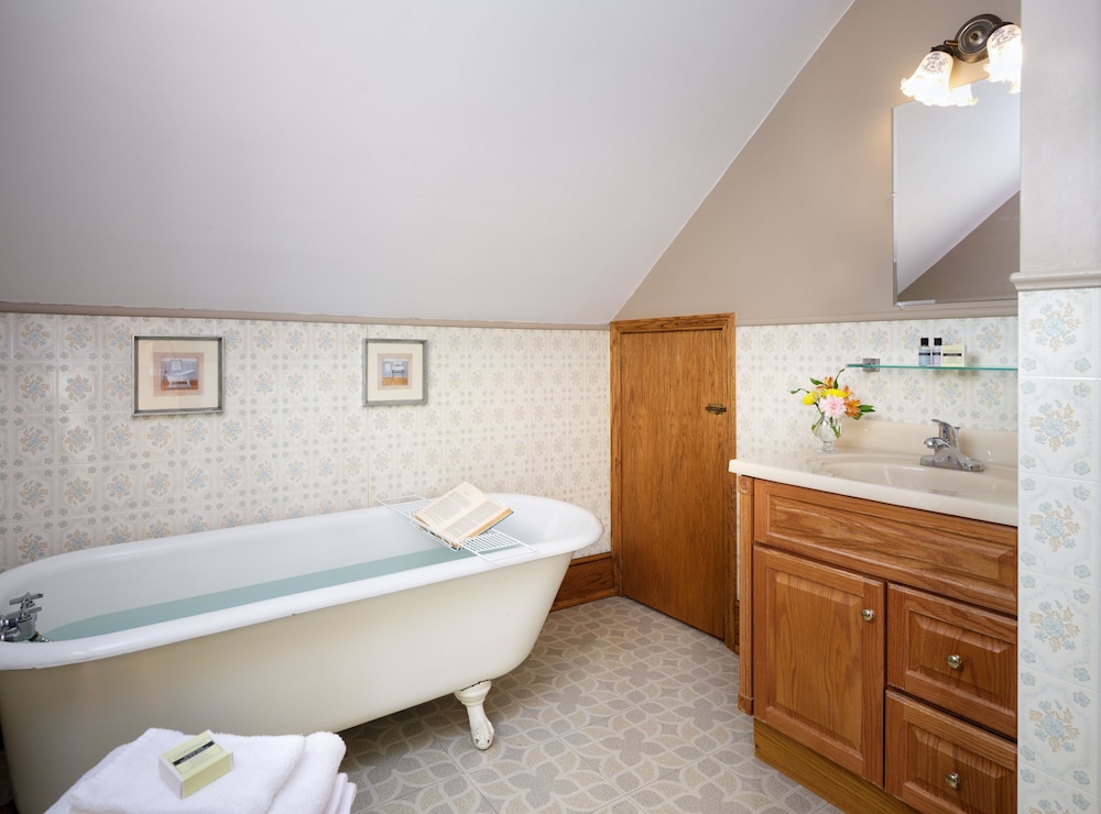 Comfort Room photo 2