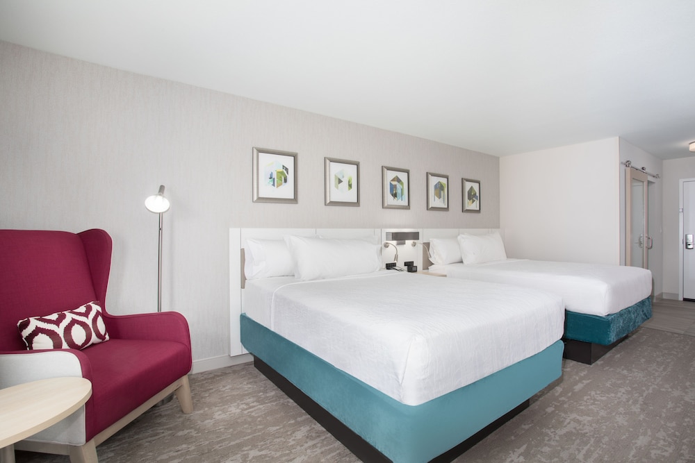 Room, 2 Queen Beds, Accessible (Roll-In Shower) - Photo 3
