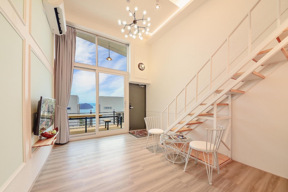 Basic Room, 1 Bedroom (F102) - Photo 1
