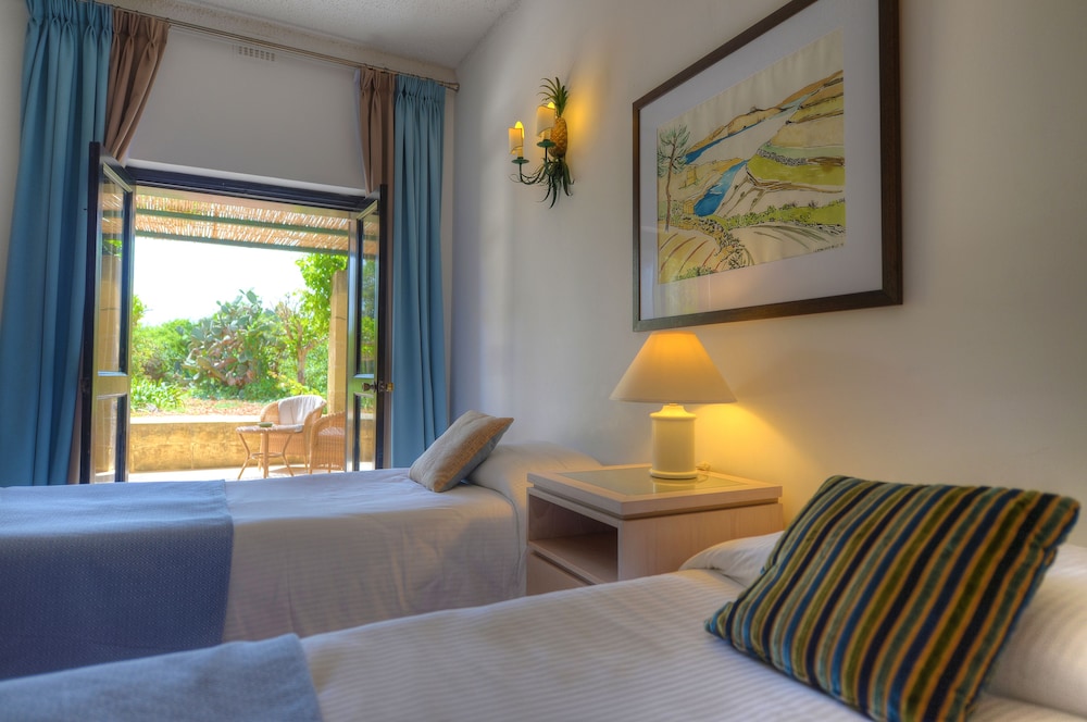 Classic Triple Room - Photo 3