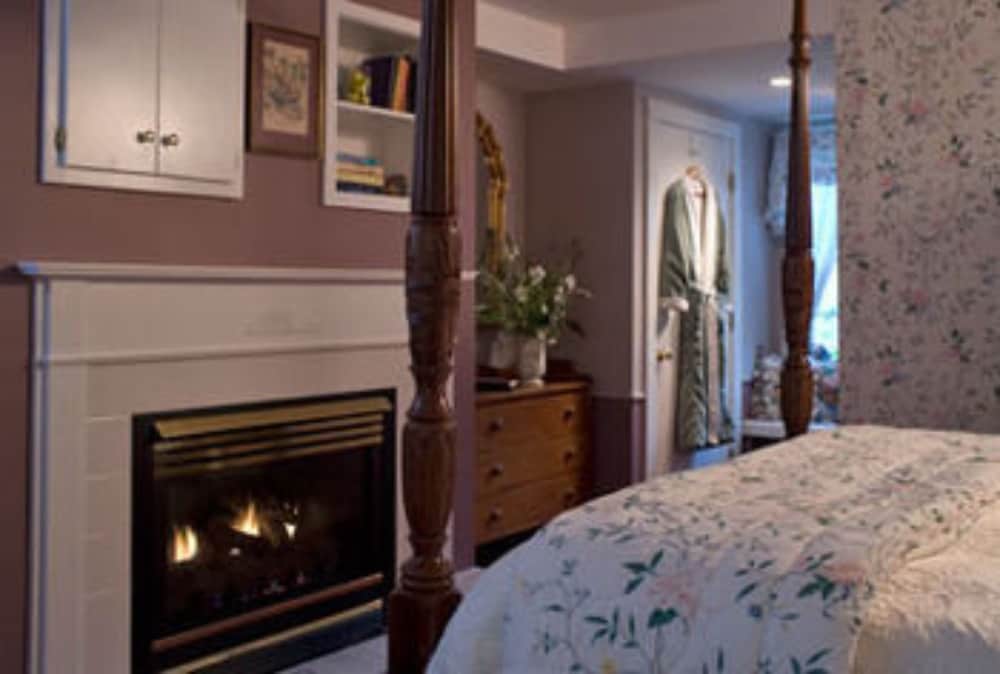 Sugar Maple Room