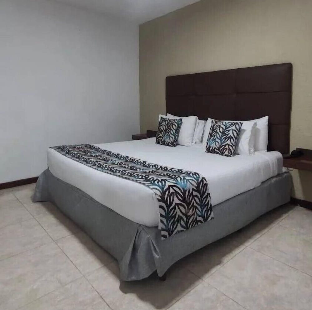 Basic Double or Twin Room photo 2