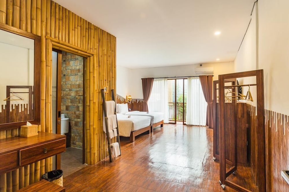 Family Room - Photo 4