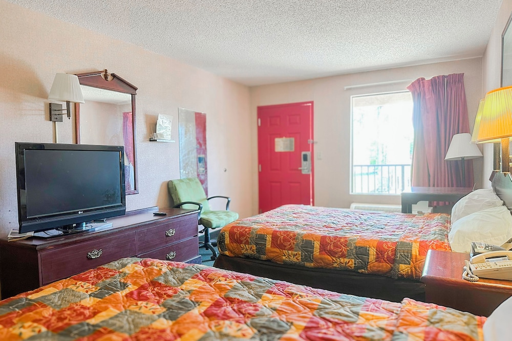 Suite, 2 Double Beds photo 2