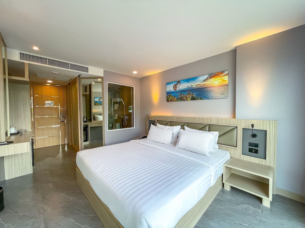 Superior Standard King Room Balcony