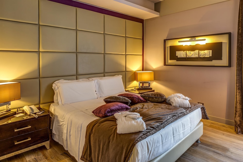 Royal Suite, 1 Queen Bed, Non Smoking, Balcony