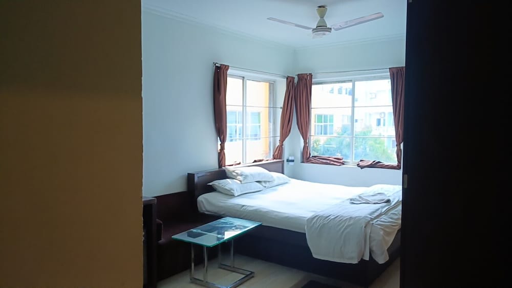 Royal Double Room, City View photo 3