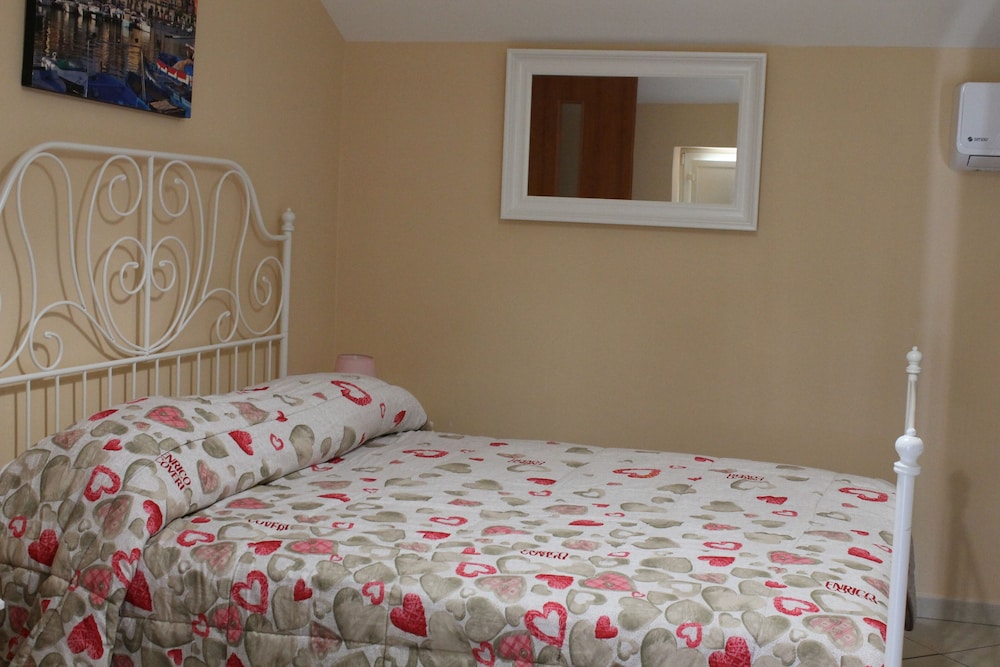 Basic Apartment, Multiple Beds, Bathtub, Annex Building (Bilocale Ravello ed Oplonti) photo 3