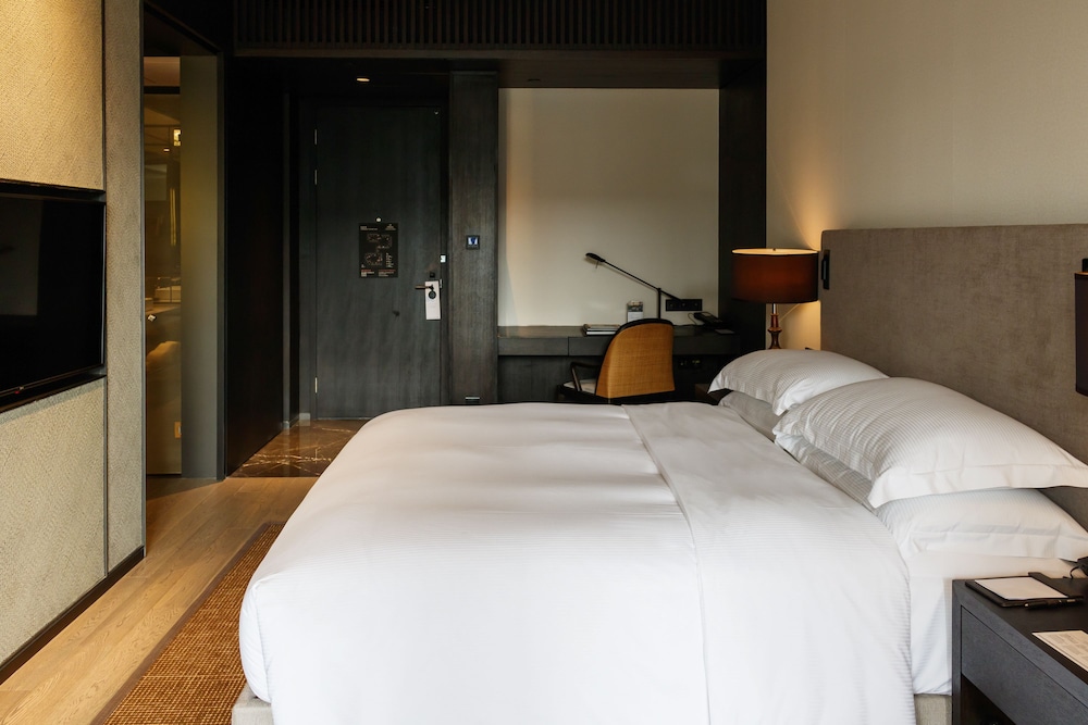 King Lake View Room photo 3