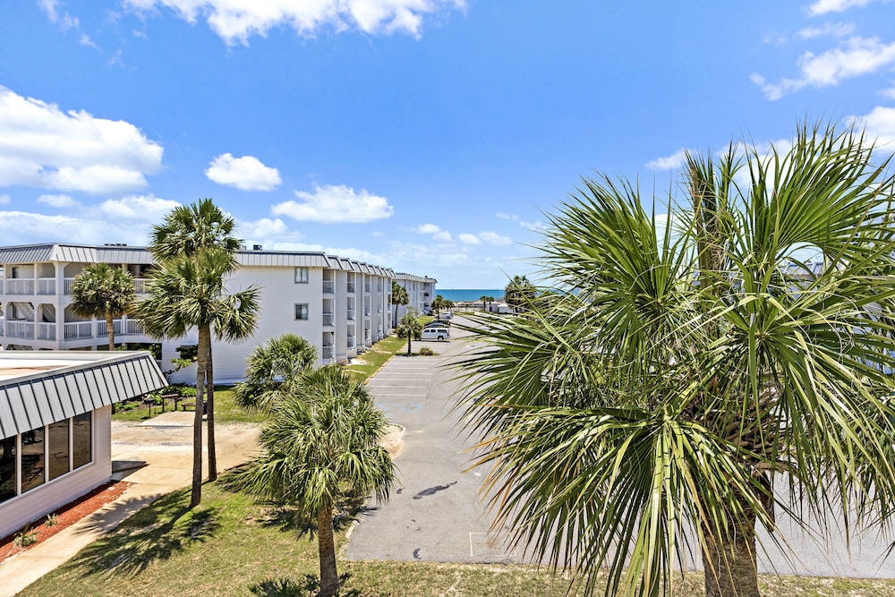 Signature Condo, 2 Bedrooms, Beach View photo 2