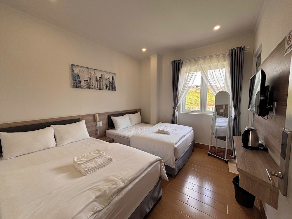 Family Quadruple Room, Courtyard View