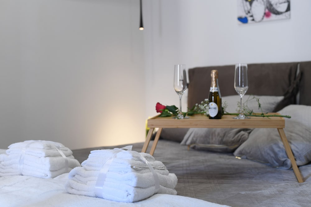 Double Room, Jetted Tub (Irene) photo 3