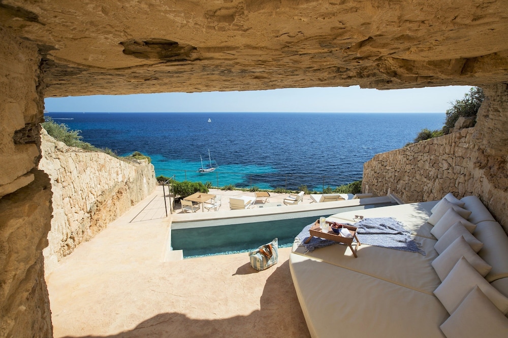 Double Room, Private Pool, Sea View photo 3