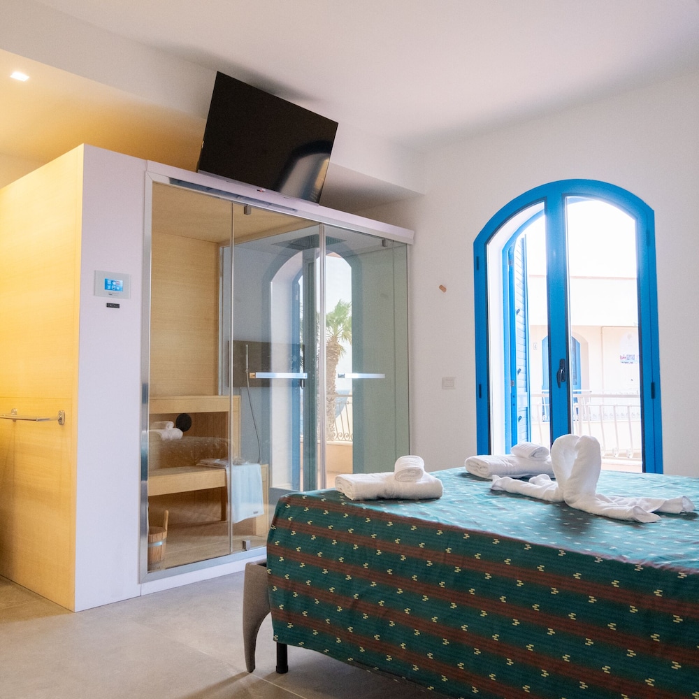 Royal Studio Suite, Sauna, Sea View