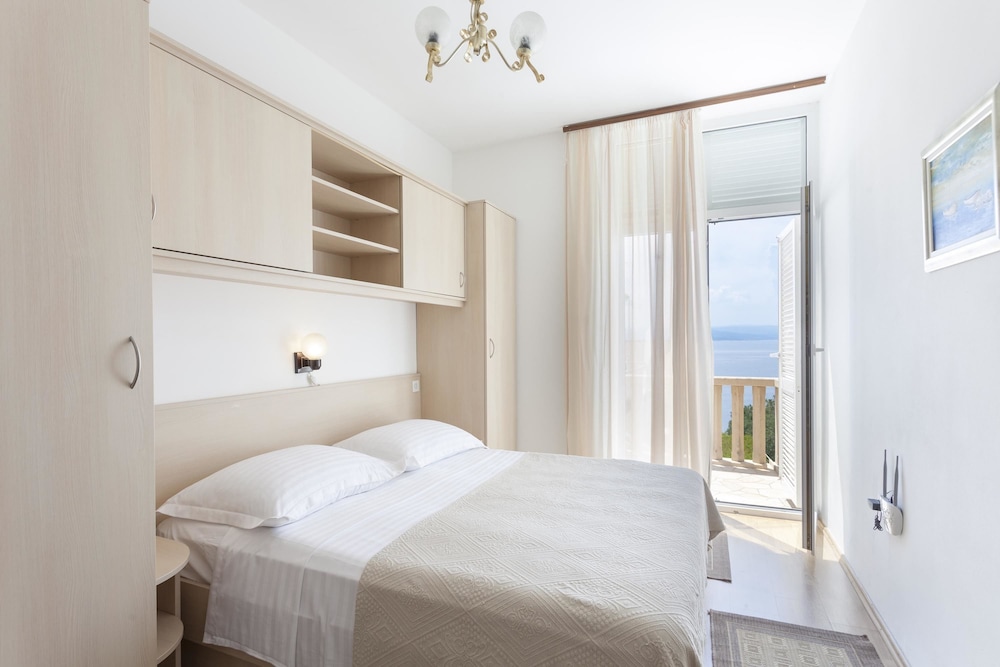 Apartment, 2 Bedrooms, Kitchenette photo 1