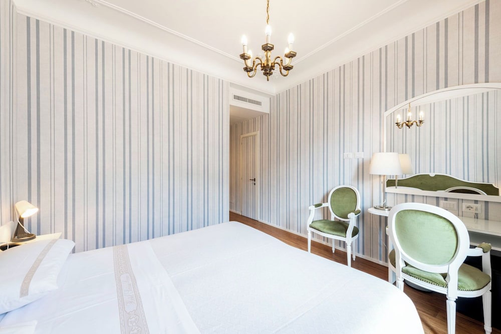 Superior Room, Lake View - Photo 2