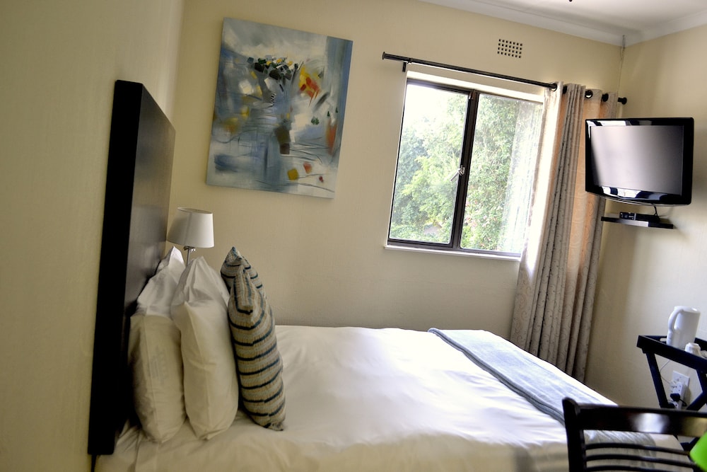 Room (F) photo 2