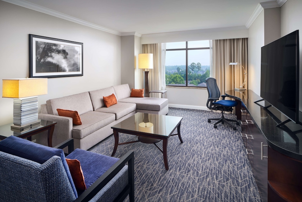 Junior Suite, 1 King Bed, Non Smoking photo 2