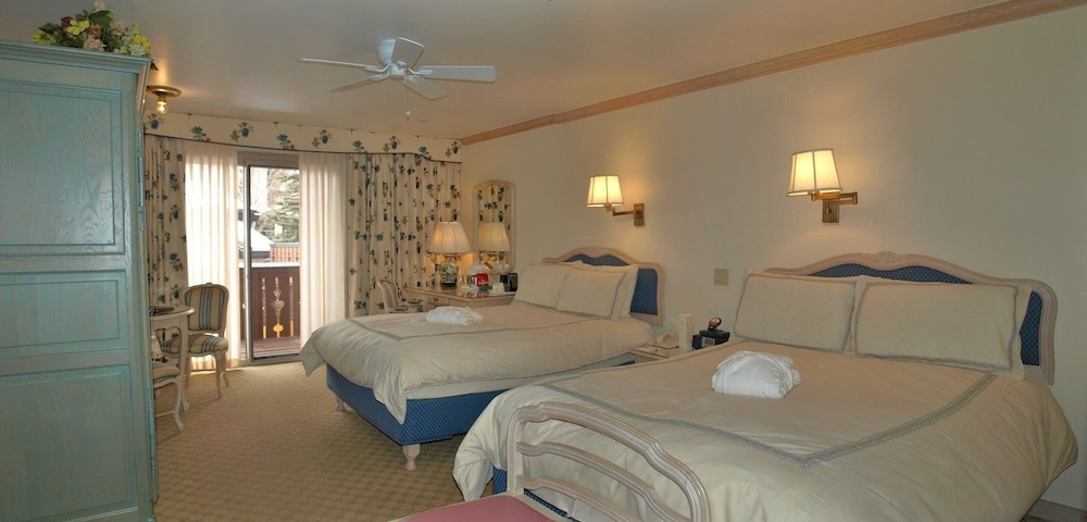 Deluxe Room, 2 Queen Beds