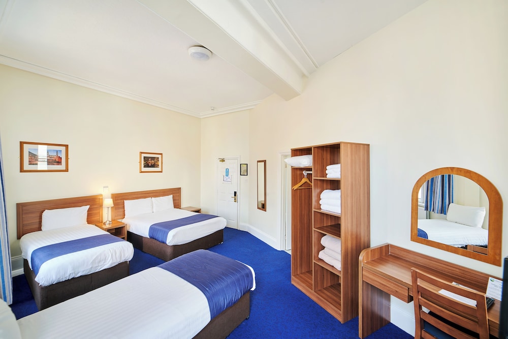 Quadruple Room - Photo 7