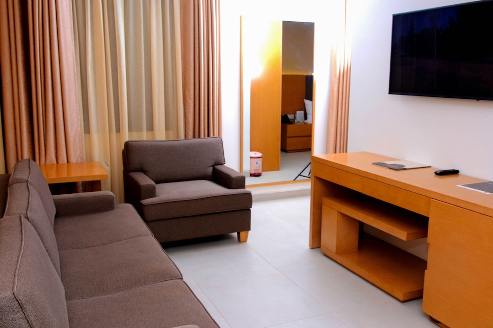 Classic Suite, Balcony, Lake View photo 3