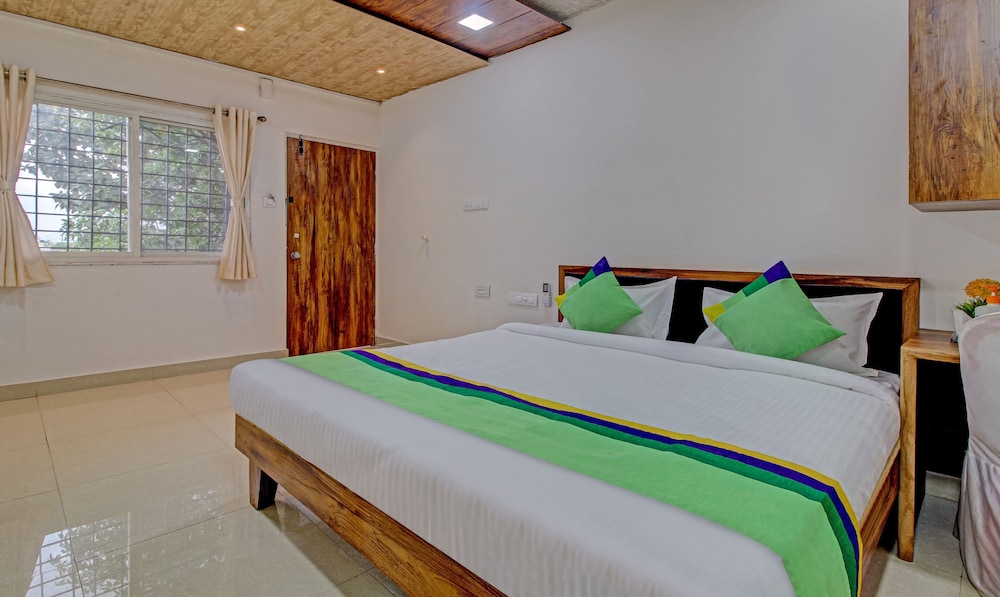 Deluxe Room - Photo 15