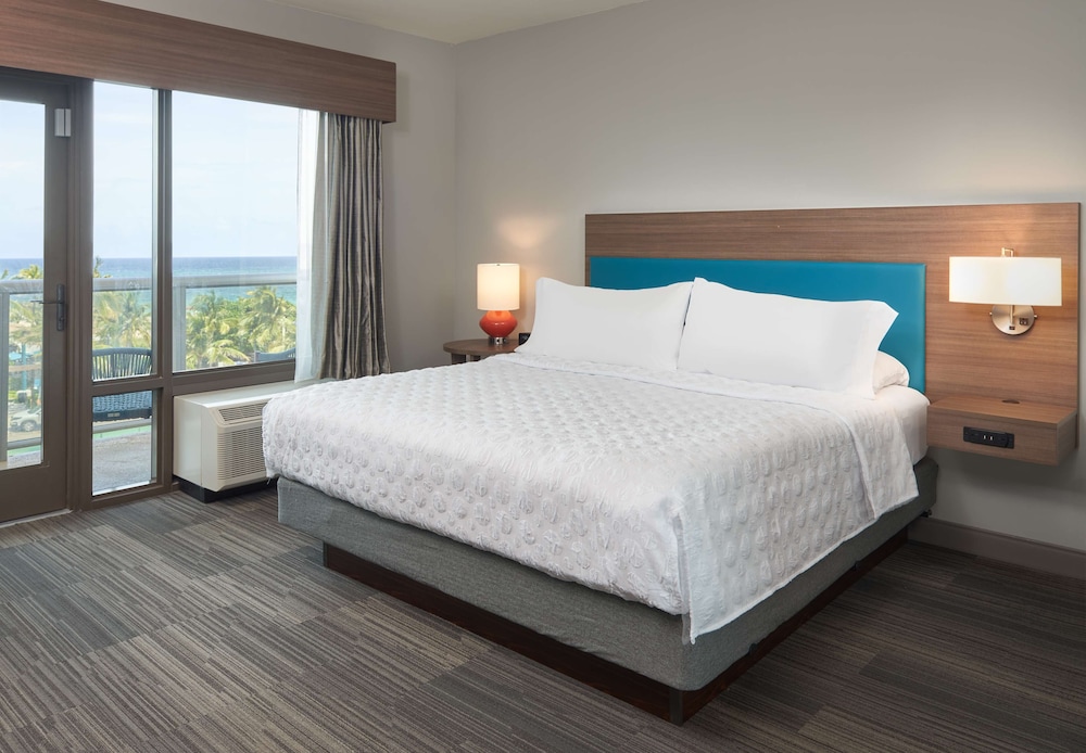 Suite, 1 King Bed, Ocean View - Photo 5