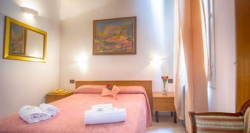Basic Double Room photo 3