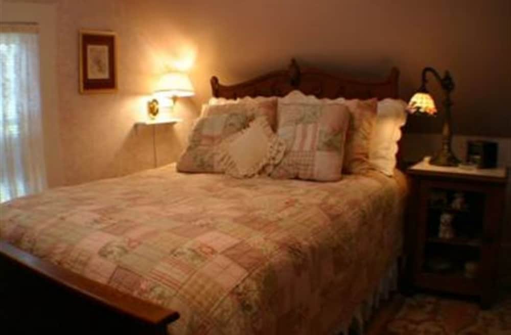Willie's Hideaway Suite photo 1