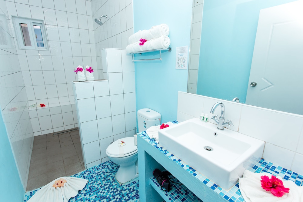 Family Apartment, 2 Bedrooms, Pool Access, Pool View photo 16