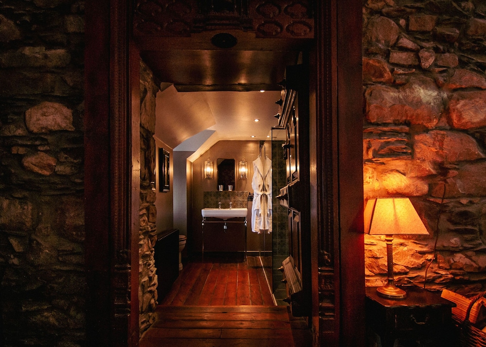 Traditional Suite photo 2