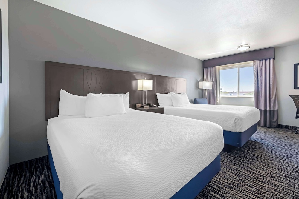Standard Room, 2 Queen Beds, Accessible, Bathtub - Photo 1