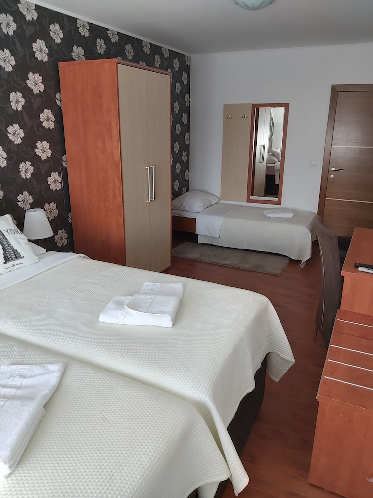 Standard Triple Room photo 1