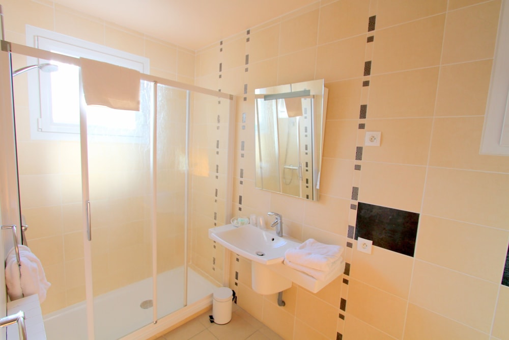 Family Suite - Photo 7