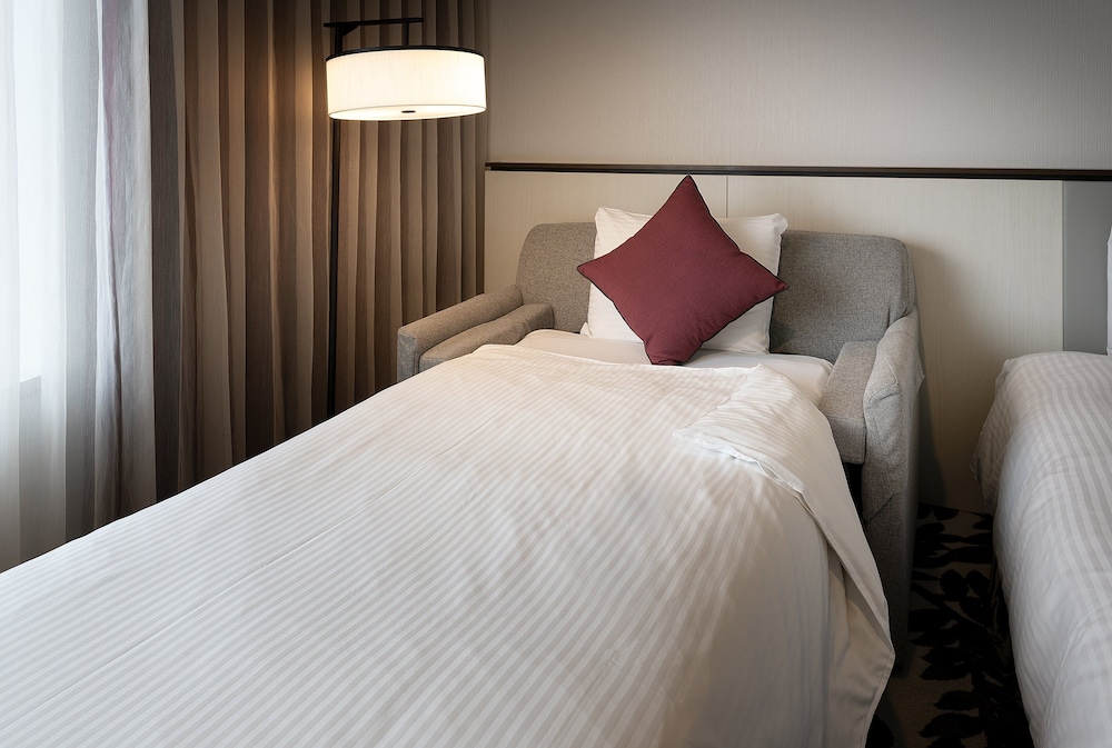 Premium Room, Multiple Beds - Photo 9