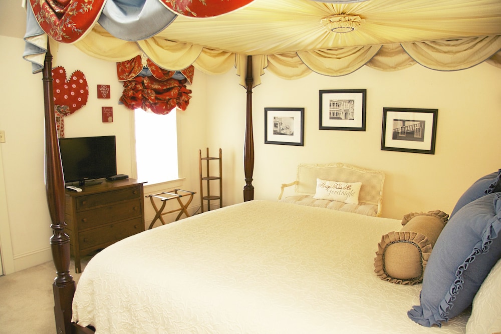Luxury Room, 1 Queen Bed (Elaine's Room) photo 1