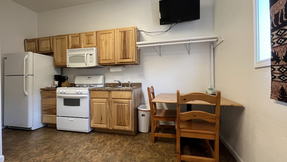 Standard Cabin, 1 Queen Bed, Non Smoking, Kitchen photo 2